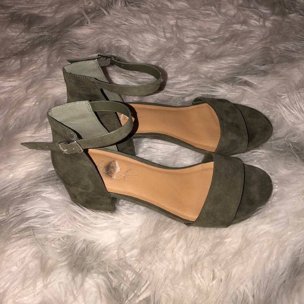 Green suede wedge